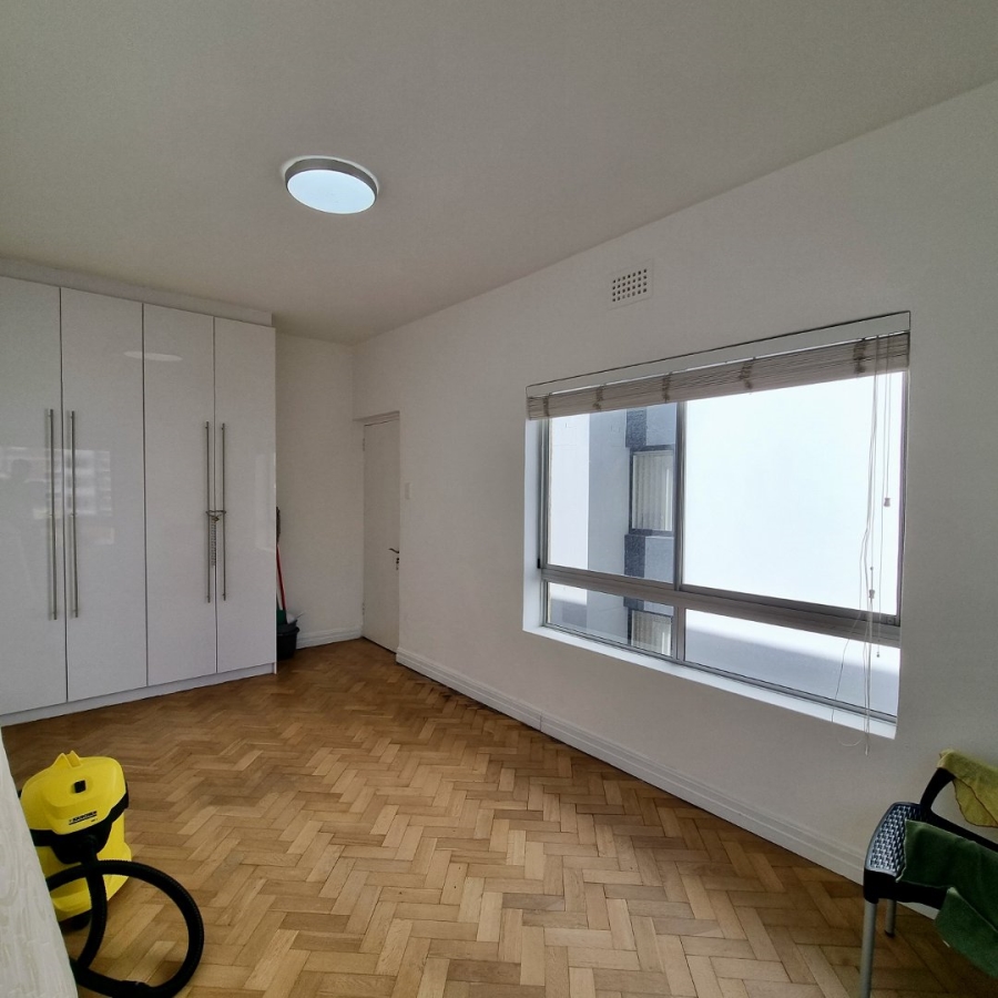 3 Bedroom Property for Sale in Sea Point Western Cape